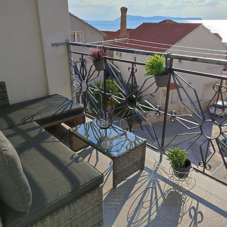 Seaview Suites Ondina Komiža Exterior foto